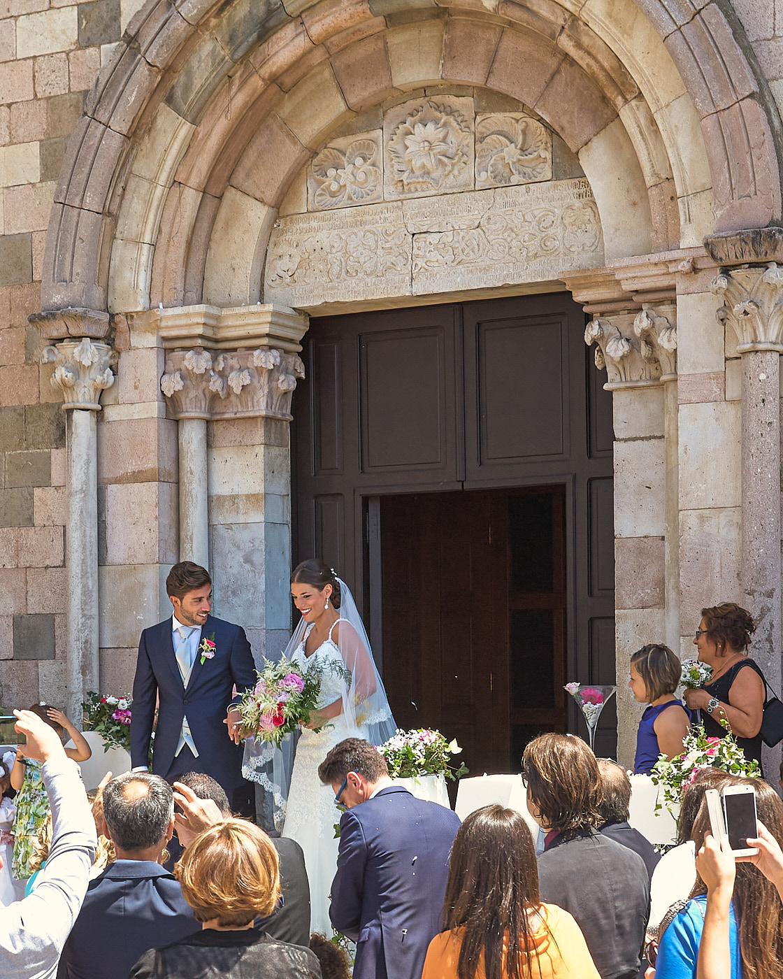 D e I all'uscita della chiesa